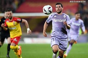 “法甲豪门迎来强敌挑战，胜负悬念不断”